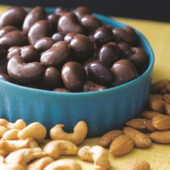 Kešu v hořké čokoládě