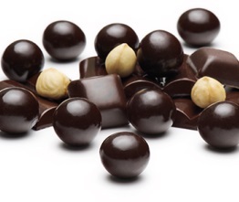 Lísková jádra v hořké čokoládě